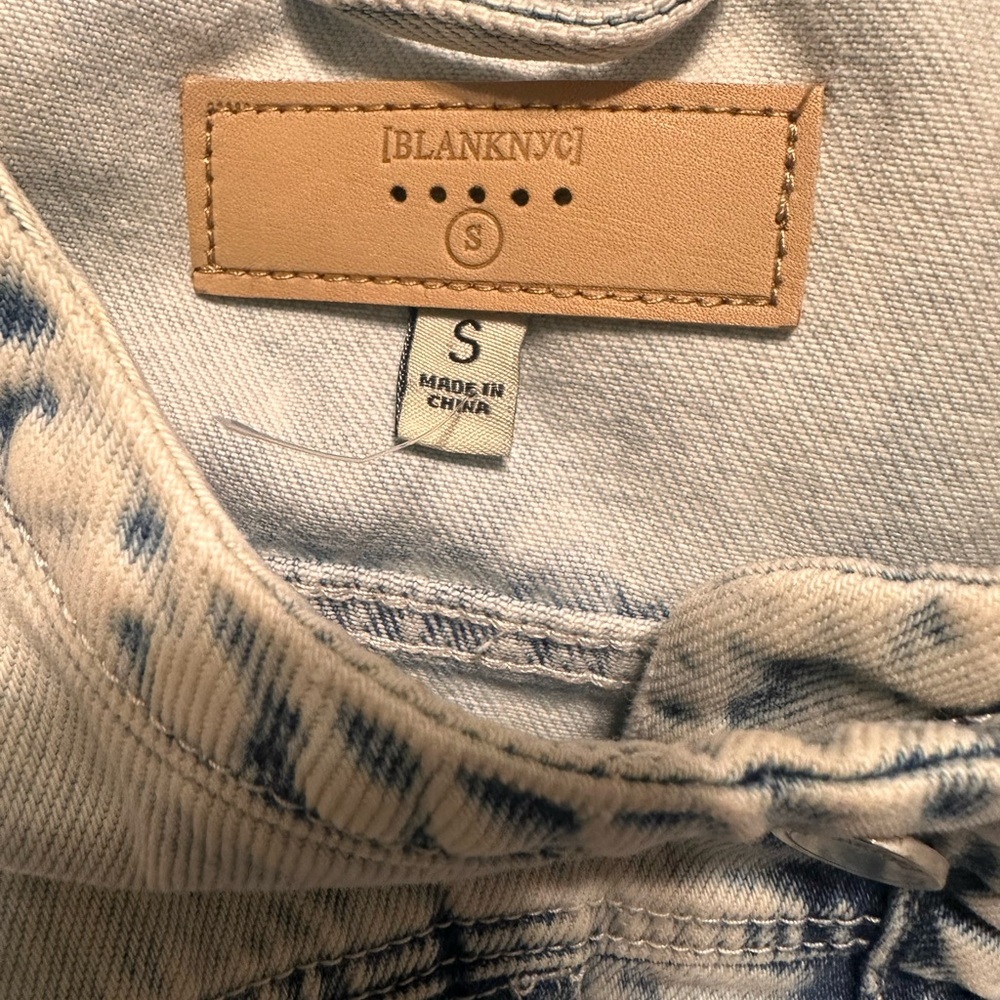 Blank NYC Faded Blue Denim Jacket Size Small - Picture 5 of 7